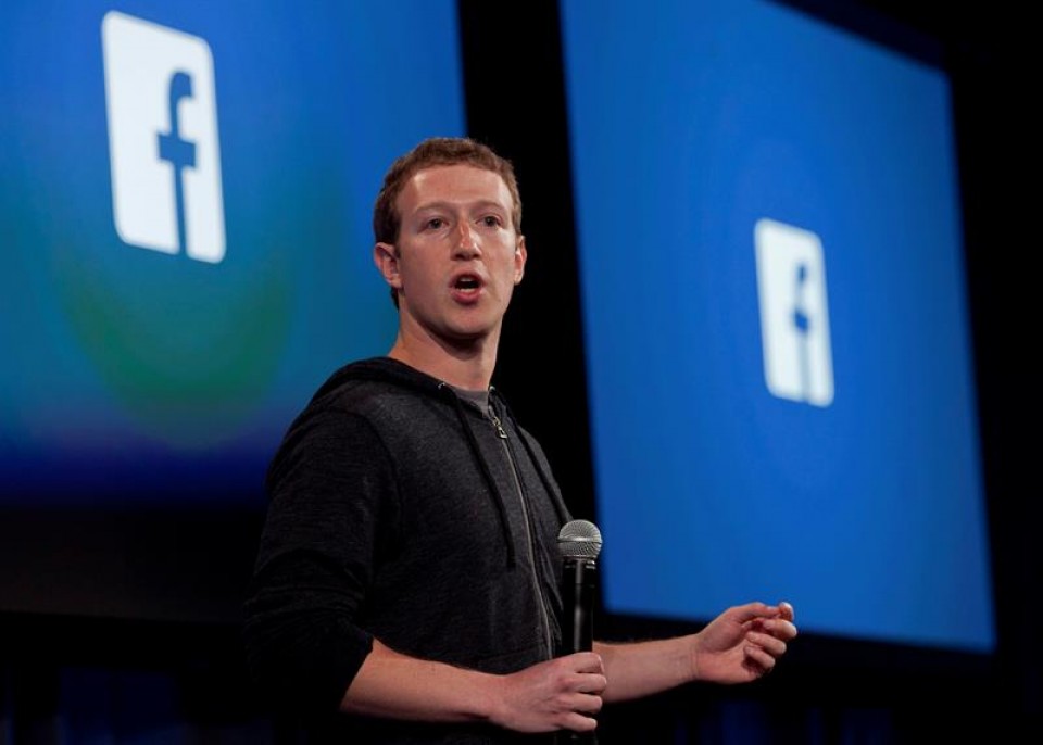 Zuckerberg, sare sozial horren sortzailea, aurkezpen batean. Artxiboko argazkia: EFE