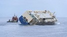 Traslado del 'Modern Express' al puerto de Bilbao. Foto: EFE.