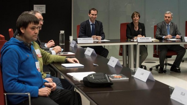 Reunión con empresas y sindicatos del sector siderúrgico. Foto: EFE