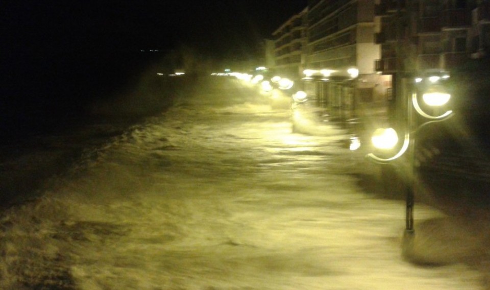Olas en Zarautz. Foto: Joanes Segurola.