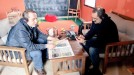 Rafa Muntión e Iñaki Garaialde informado a los oyentes de Radio Vitoria, 18.02.2016 title=