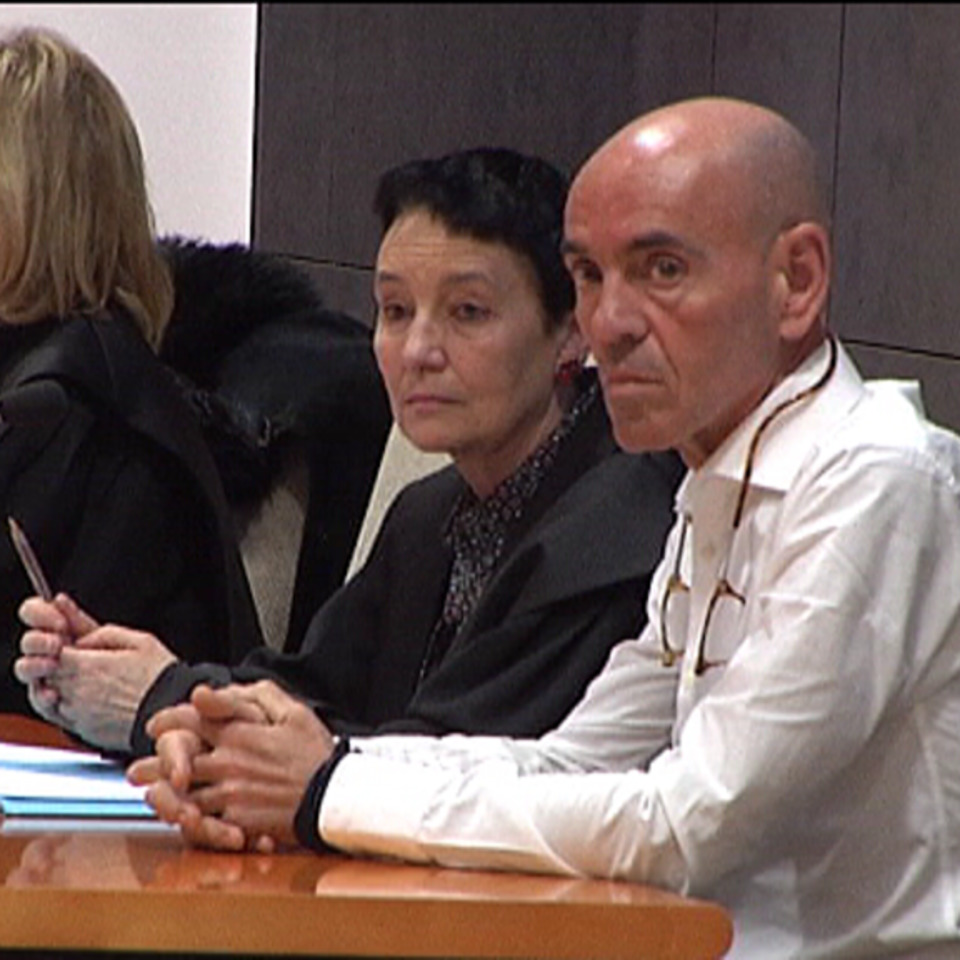 El marido de Koldo Losada, Jon Ezkurdia, durante el juicio. EiTB