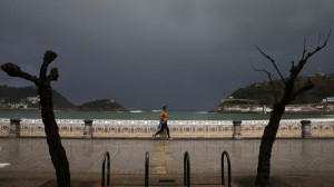 La borrasca Caetano pone bajo aviso amarillo por lluvias a la costa de Gipuzkoa, norte de Navarra e Iparralde