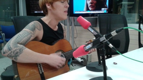 La cantante Ses presenta en BVD el ecléctico disco ''Tronzar os valos'' 