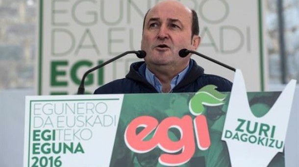 El presidente del EBB del PNV, Andoni Ortuzar durante su discurso del EGI eguna. Foto: EFE