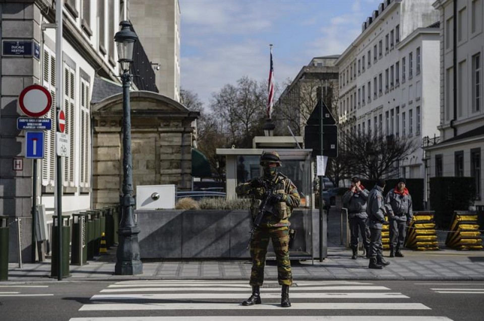 Militares en las calles de Bruselas. Foto: EFE