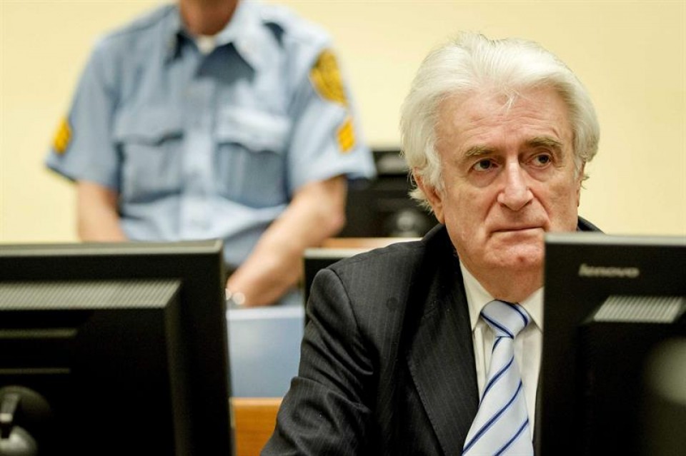 Radovan Karadzic, segundos antes de conocer el veredicto. Foto: EFE.
