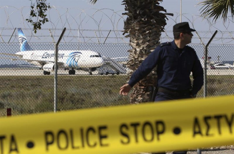 Bahiketa EgyptAir hegazkina Zipre efe