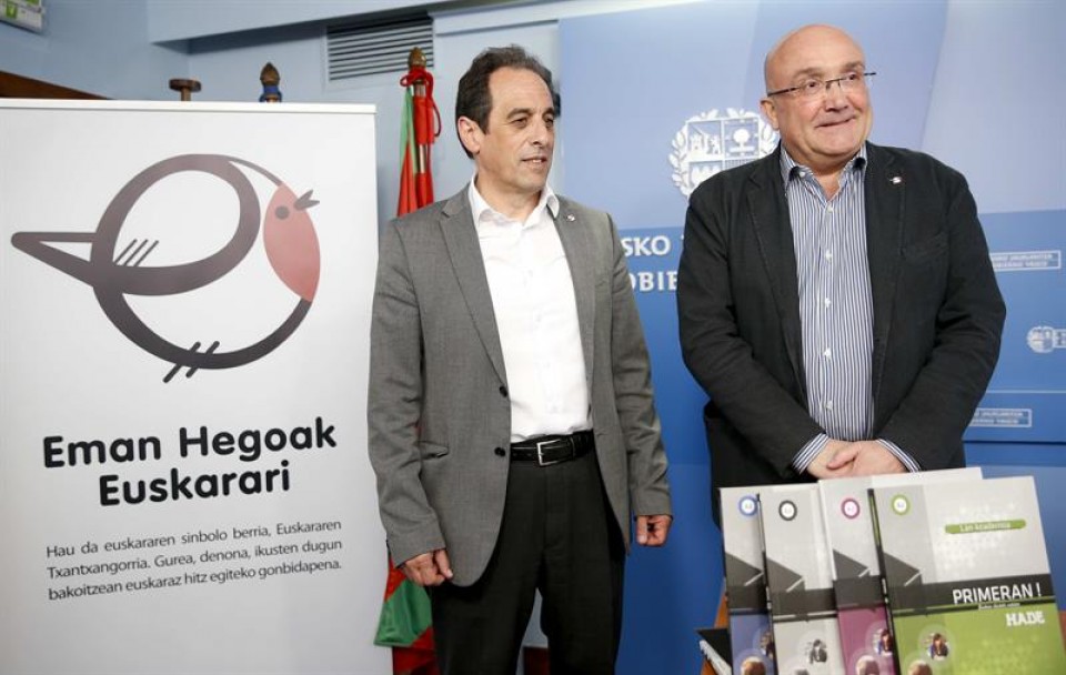 Patxi Baztarrika y Joseba Erkizia, en la presentación de hoy en Donostia. Foto: EFE