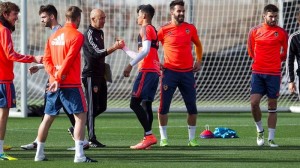 Pako Ayestaran, Valentziatik at