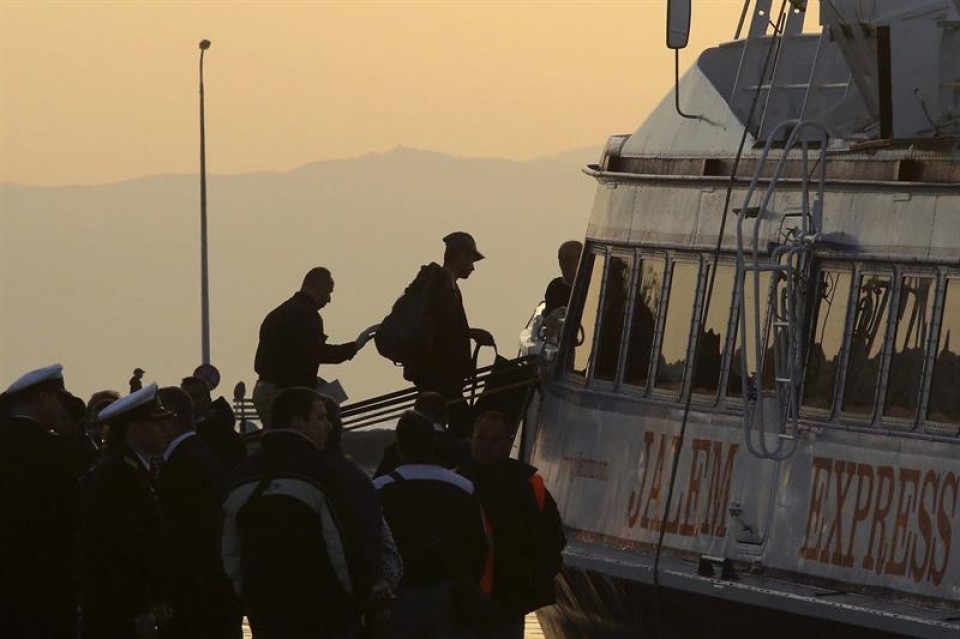Grecia deporta a los primeros migrantes a Turquía