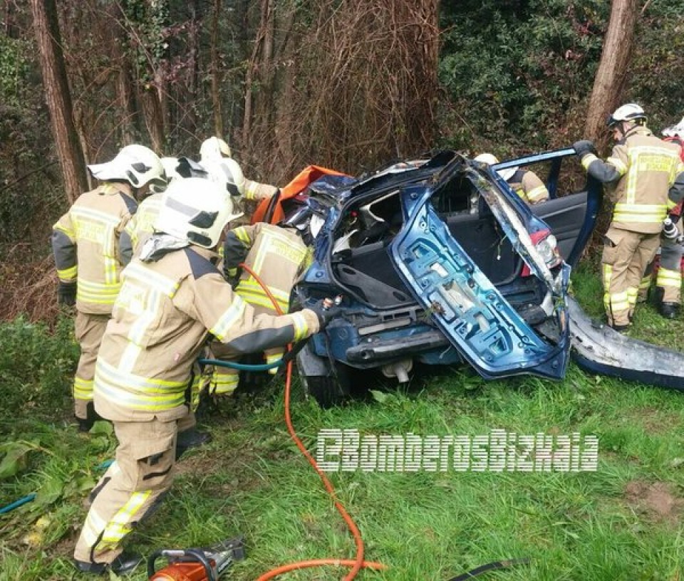 Accidente en Autzagane. Foto: Bomberos de Bizkaia.