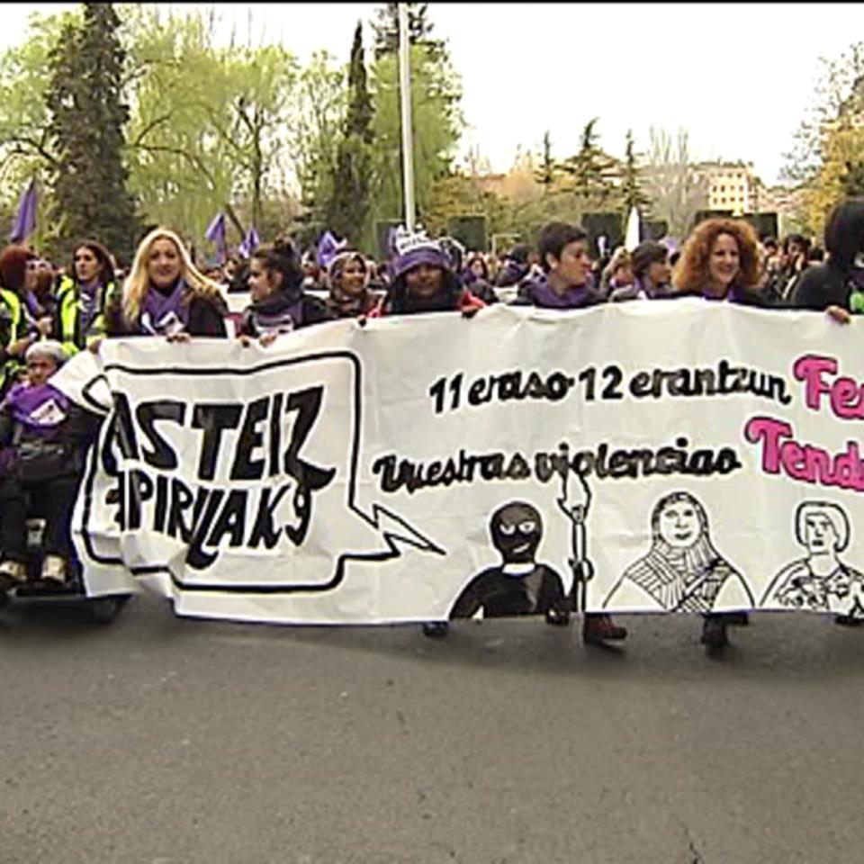 Una gran marcha contra la violencia machista toma Gasteiz