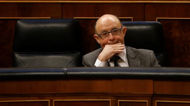 Cristobal Montoro jarduneko Ogasun ministroa Diputatuen Kongresuko eserlekuan. Argazkia: EFE