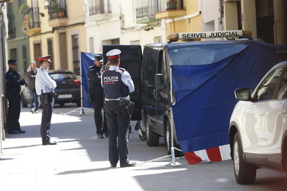 Un mosso mata a su mujer en presencia de su hija en Barcelona