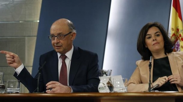 Los dos miembros del Gobierno español en funciones han comparecido tras la renuncia de Soria. EFE