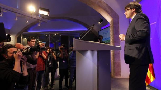 Puigdemont durante la rueda de prensa para valorar los 100 primeros días de su Govern. Foto: EFE