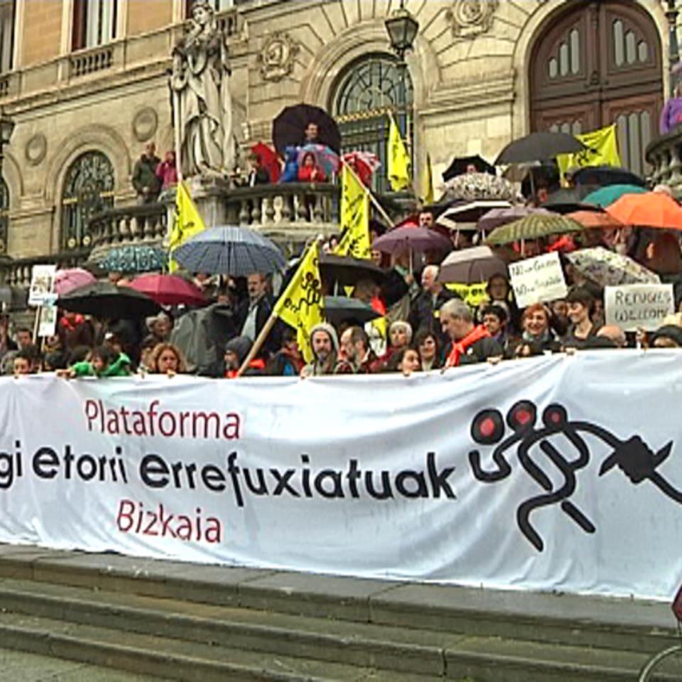Bilbao se concentra a favor de la recepción de refugiados