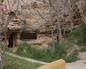 Casas-cueva en Valtierra, construidas en la montaña