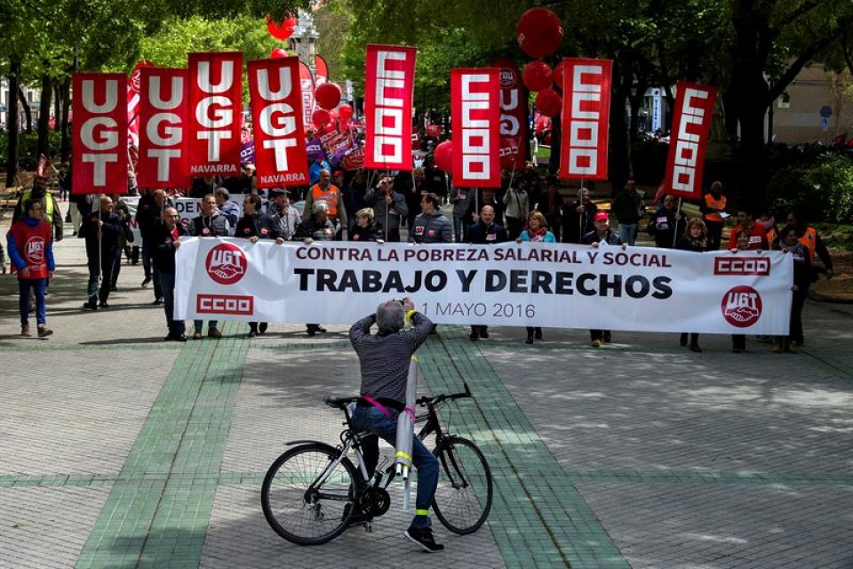 UGT eta CCOO sindikatuen 2016ko maiatzaren 1eko manifestazioa Iruñean. Artxiboko argazkia: EFE