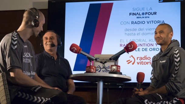 Radio Vitoria y los aficionados despiden al Baskonia en casa