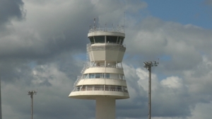 Aena no obstaculizará la apertura 24 horas del aeropuerto de Foronda