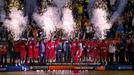 Momento en el que el CSKA levanta el trofeo de campeón de la Euroliga
