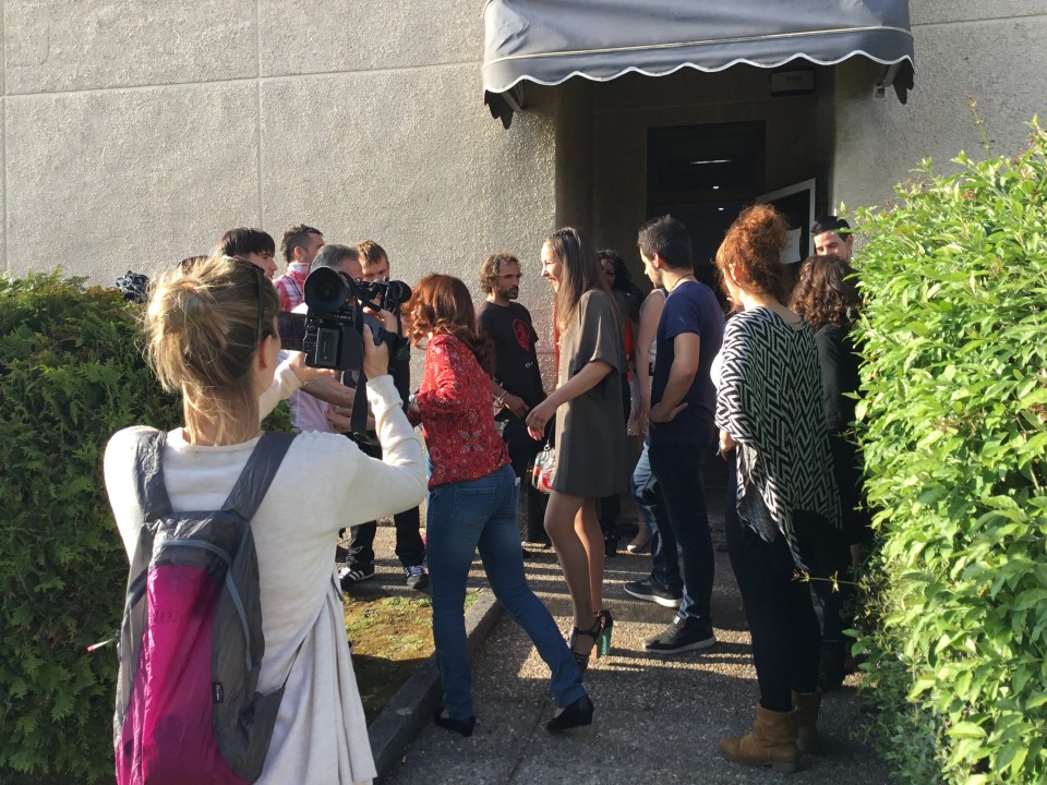 Los concursantes conversan antes de la gran final