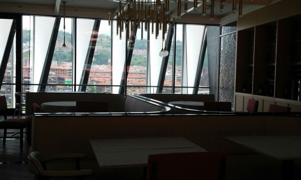 San Mames jatetxea eta La Campa de los Ingleses taberna. Euskadi Irratiko Faktoria.