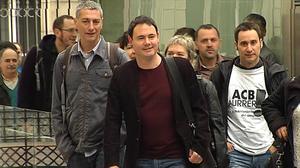 Bere taldekide guztiek babestuta heldu da Hasier Arraiz Legebiltzarrera