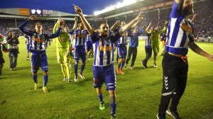 Últimos minutos del partido del ascenso y celebración en Mendizorroza