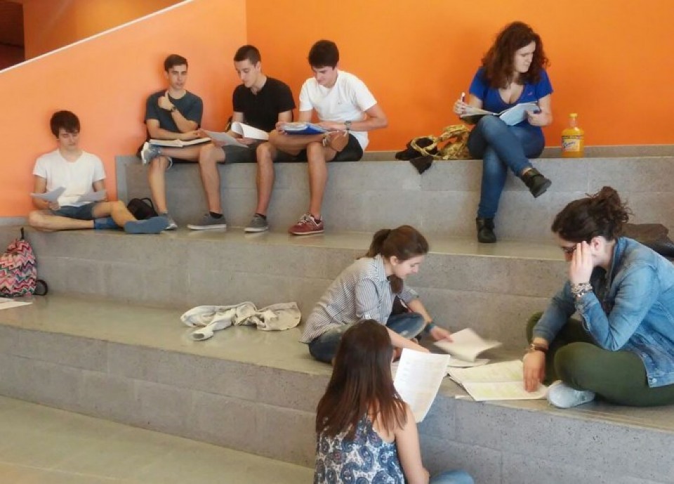 Azterketara sartu aurreko giroa. Bilboko Ingeniaritza Eskola.