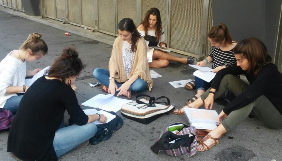 Azterketara sartu aurreko giroa. Bilboko Ingeniaritza Eskola.