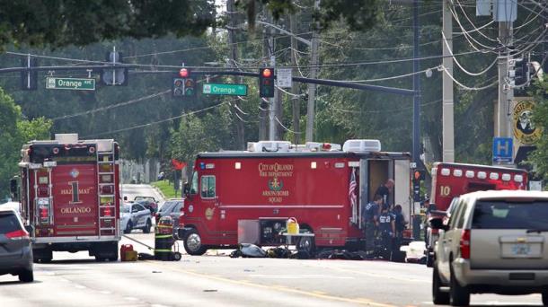 Al menos 50 muertos y 53 heridos por el tiroteo en un club gay de Orlando (Florida). Foto: EFE