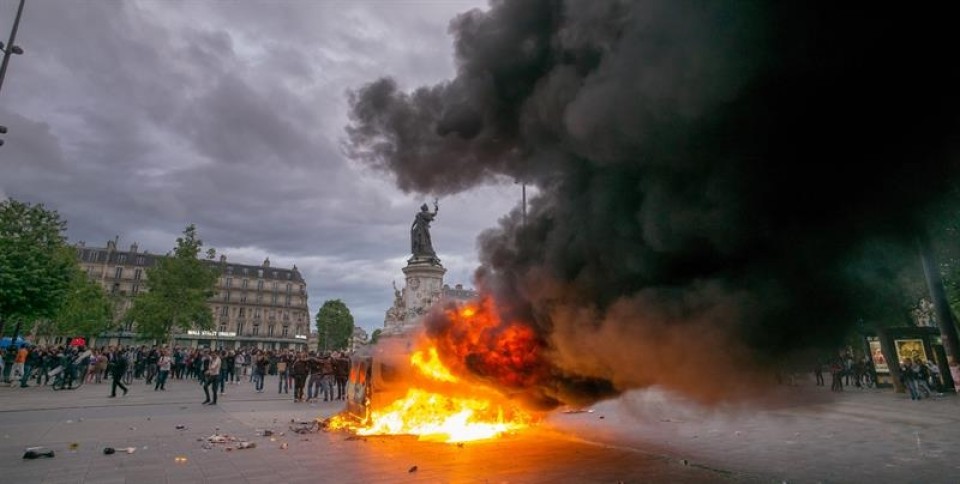 40 heridos durante la protesta por la reforma laboral en París