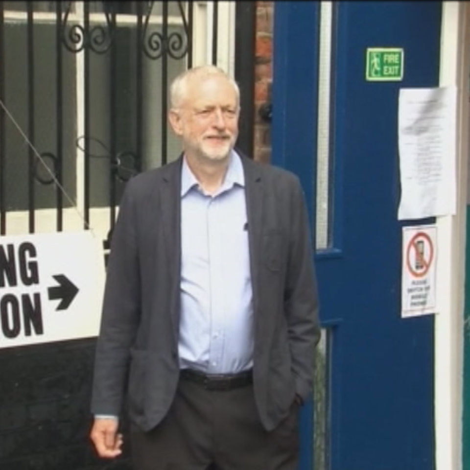 Jeremy Corbyn lider laboristak eman du botoa galdeketan