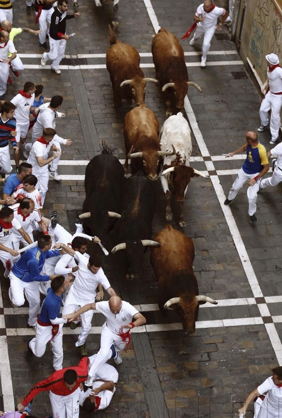 Quinto encierro de San Fermín con toros de Jandilla. Foto: EFE.