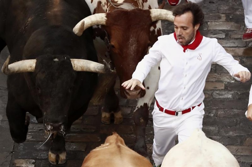 Quinto encierro de San Fermín con toros de Jandilla. Foto: EFE.