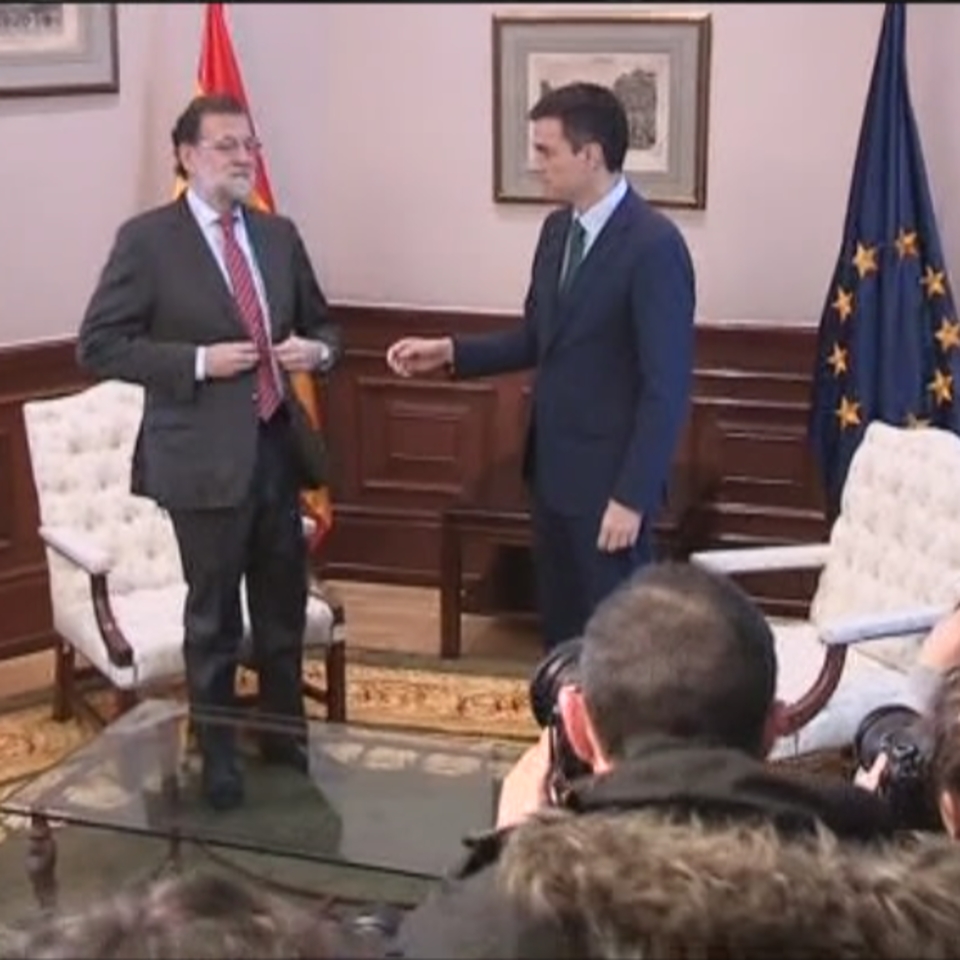 Mariano Rajoy y Pedro Sánchez en la reunión de la ronda de contactos tras el 20D. Foto: EFE