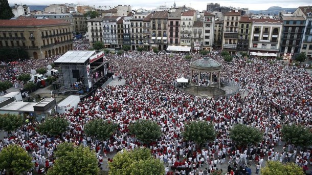 Concentración en sanfermines contra las agresiones machistas. EiTB