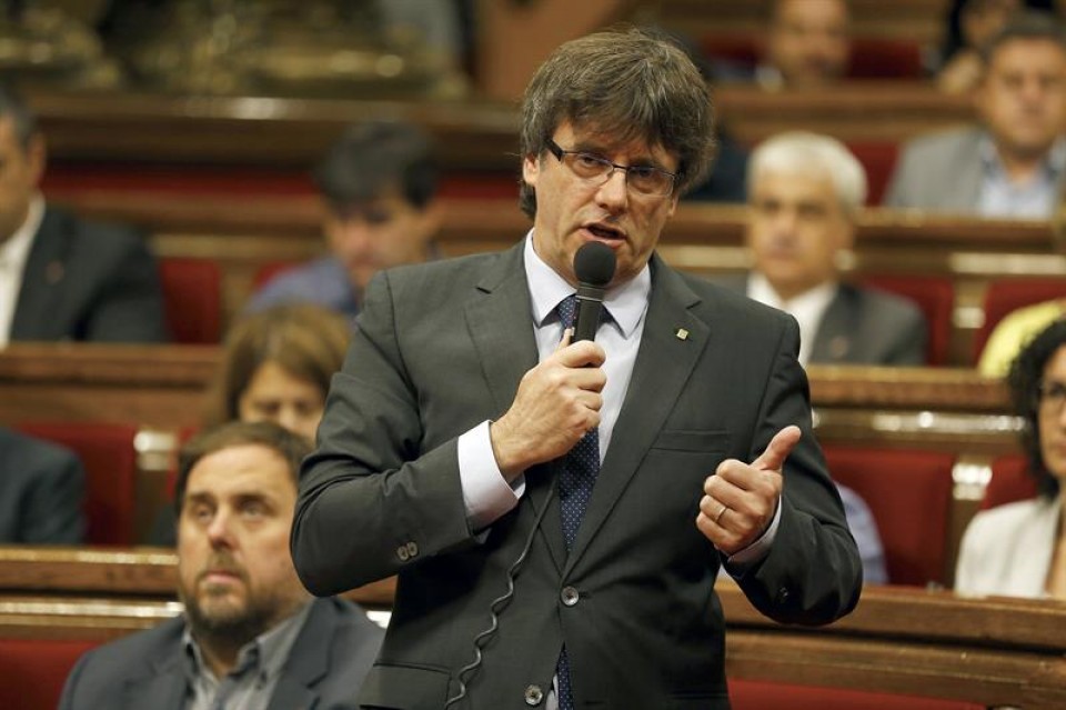 El presidente Puigdemont ha manifestado su empeño por seguir hacia la república catalana. Foto: Efe.