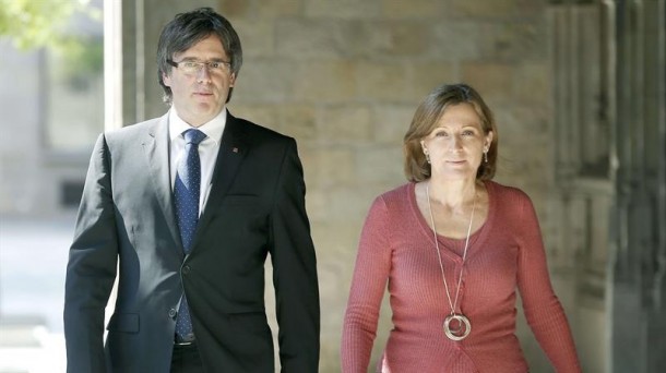 Carles Puigdemont eta Carme Forcadell. Artxiboko argazkia: EFE