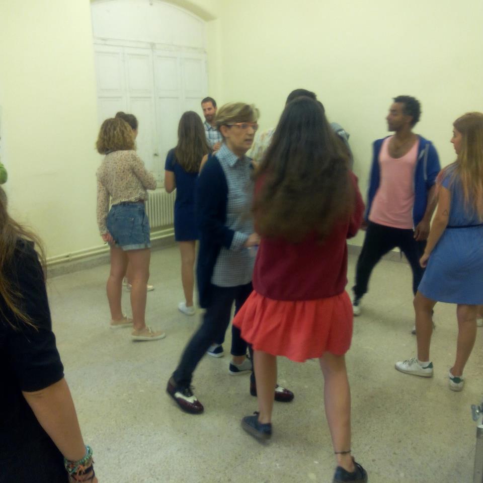 Dantzetako bat entseatzen