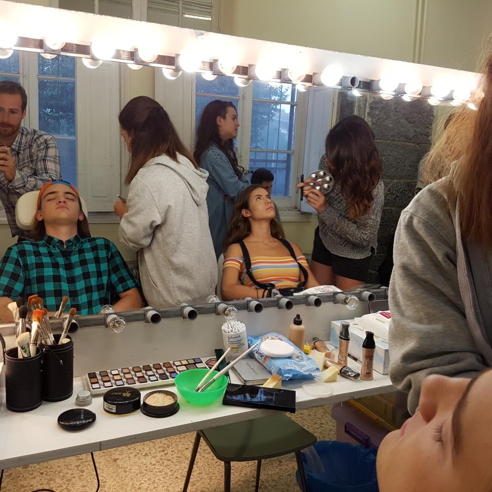 Aritz Mendiola eta Miren Arrieta makilatzen