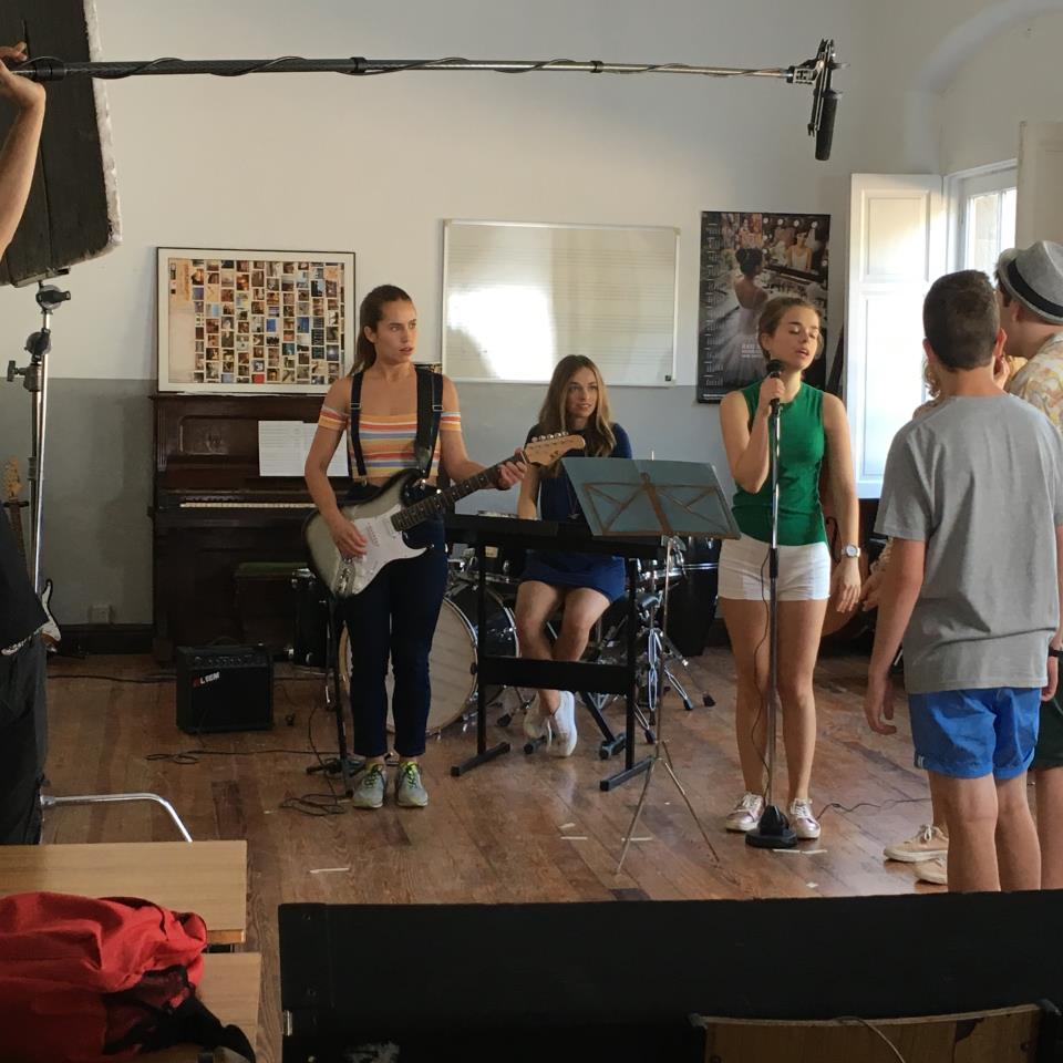 Aitana, Miren eta Paula entseatzen