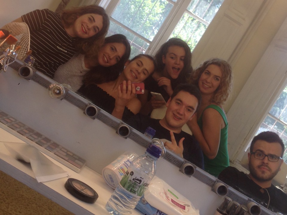 Lagunak makillaje gelan