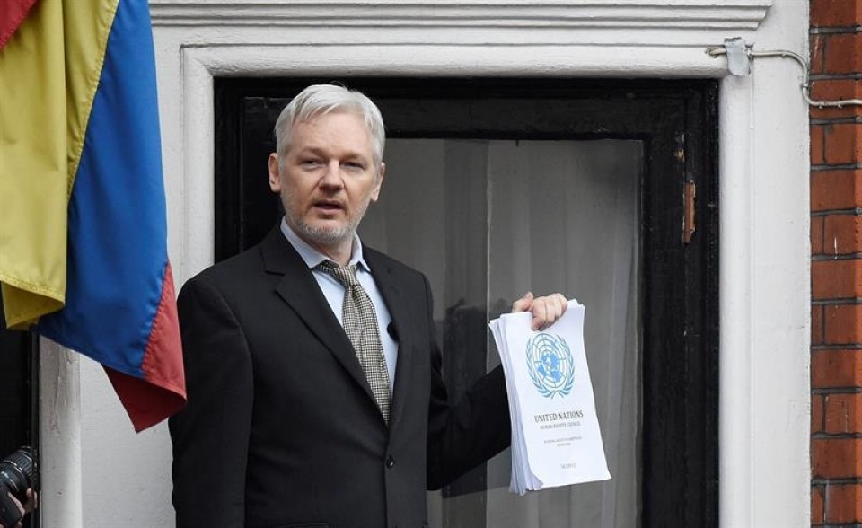 Julian Assange en la Embajada de Londres. Foto de archivo: EFE