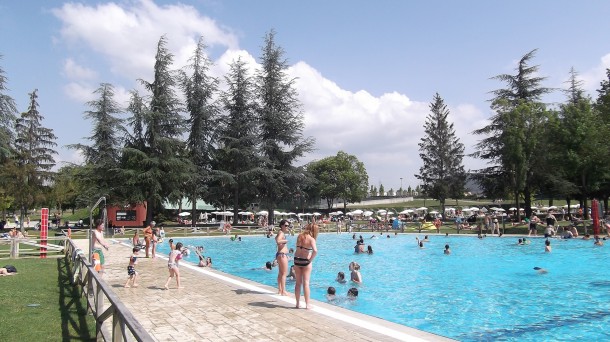 Mendizorroza y Gamarra abren sus piscinas exteriores el 26 de mayo