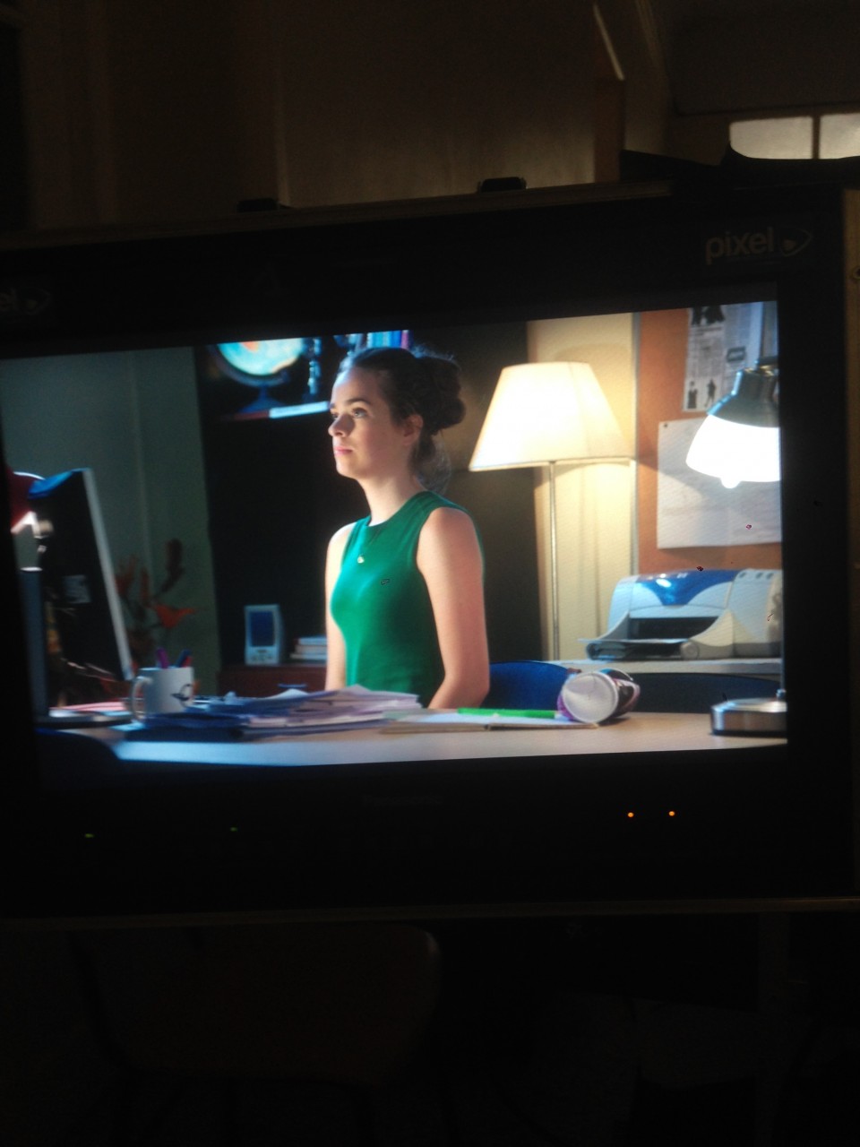 Aitana Etxeberria pantaila atzean