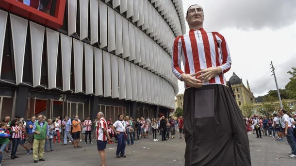 El gigante de Agirre ha sido elaborado especialmente para esta ocasión. Foto: EFE